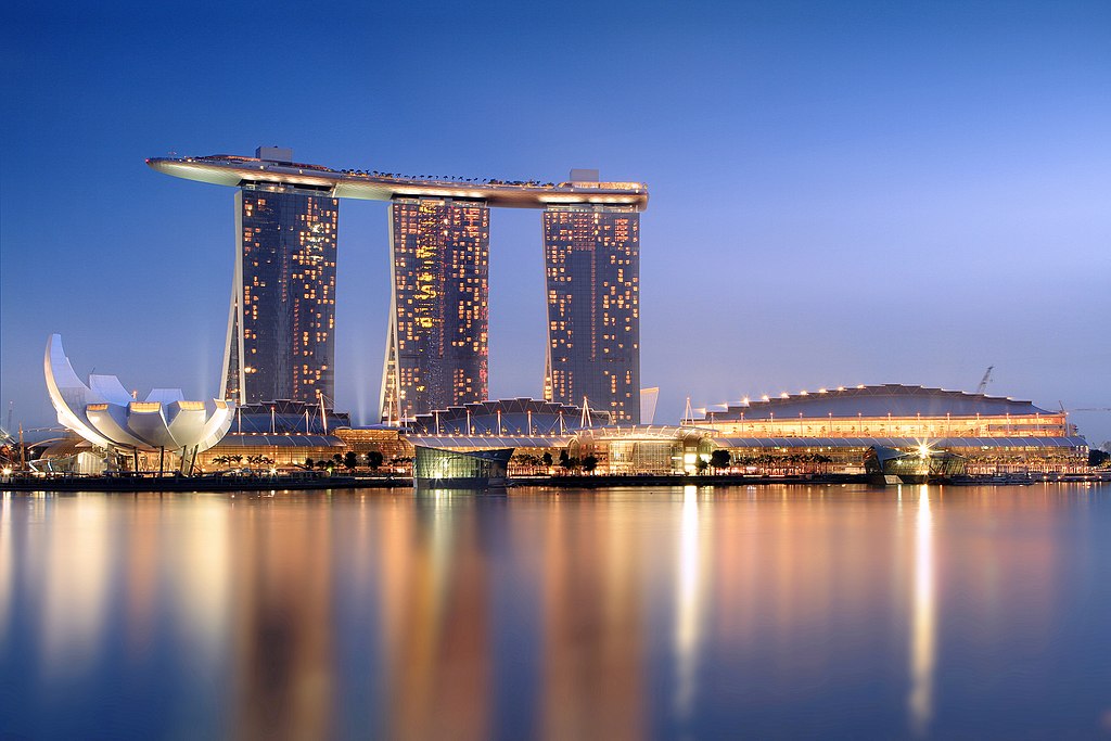 1024px-Marina_Bay_Sands_in_the_evening_-_20101120 1024px-Marina_Bay_Sands_in_the_evening_-_20101120